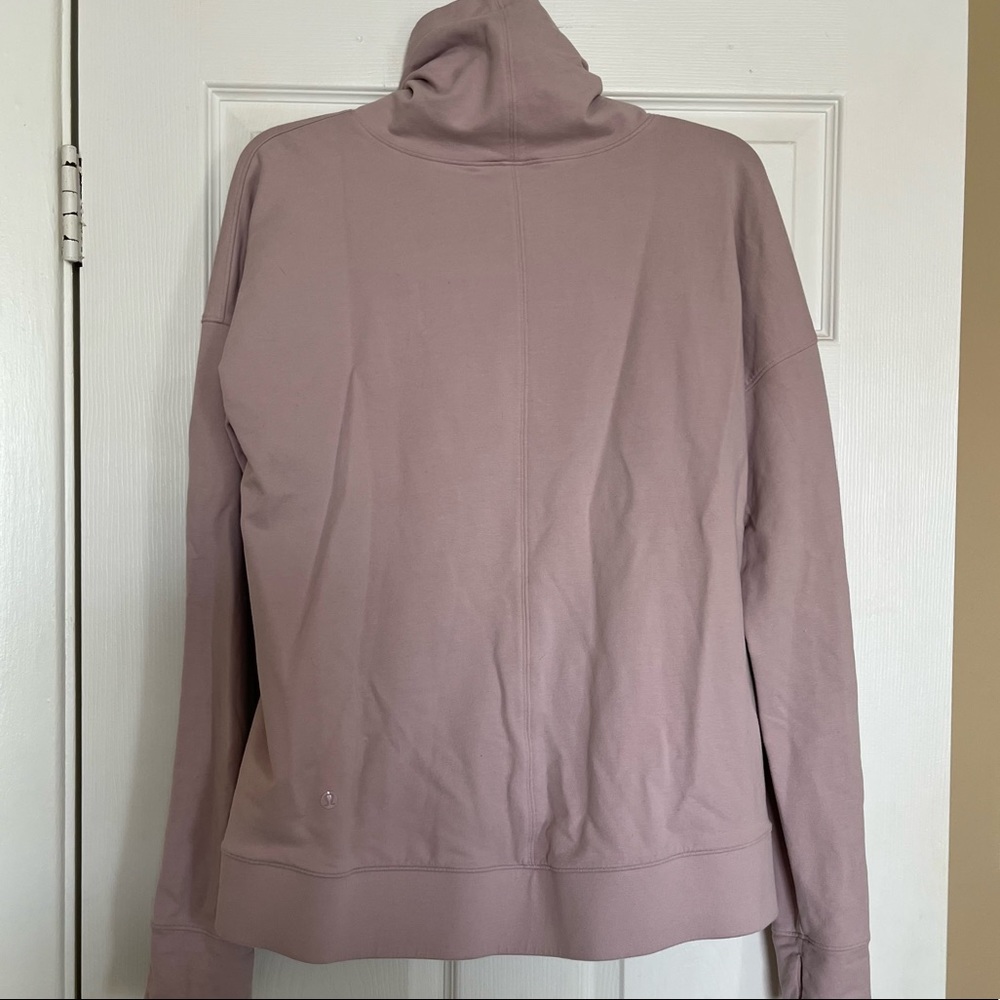 LuLulemon sweatshirt